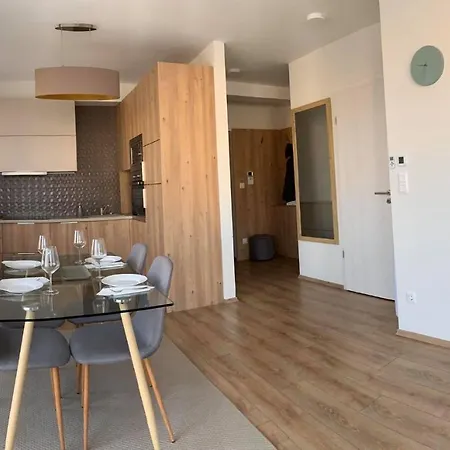 Szepvolgyi Ii. Apartman * 希欧福克
